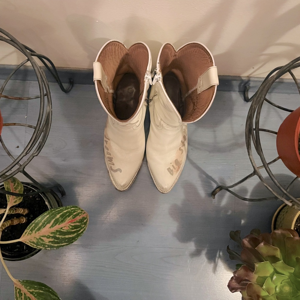 MEZCALERO “BIG STEPS, BIG DREAMS” White Cowboy Boots